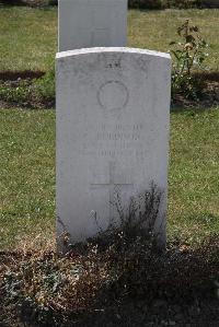 Calais Southern Cemetery - Robinson, Charles